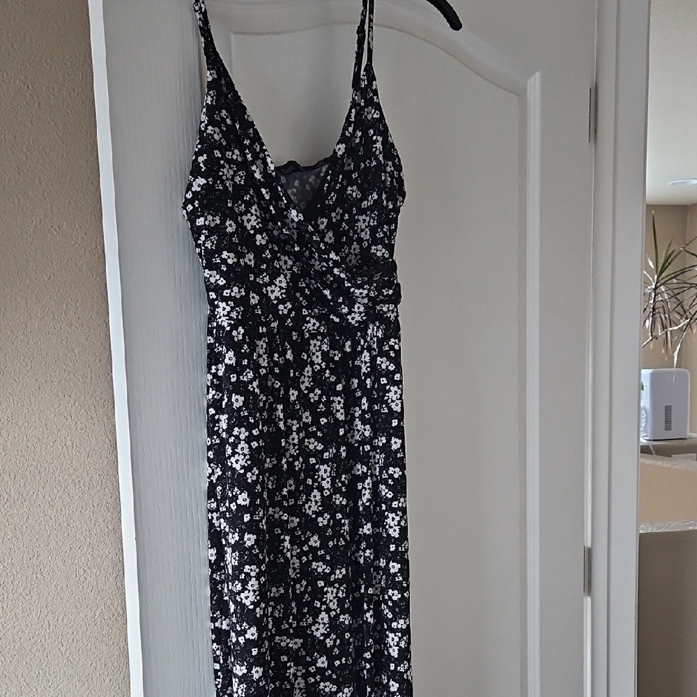 Chic Floral Black and White Maxi Dress